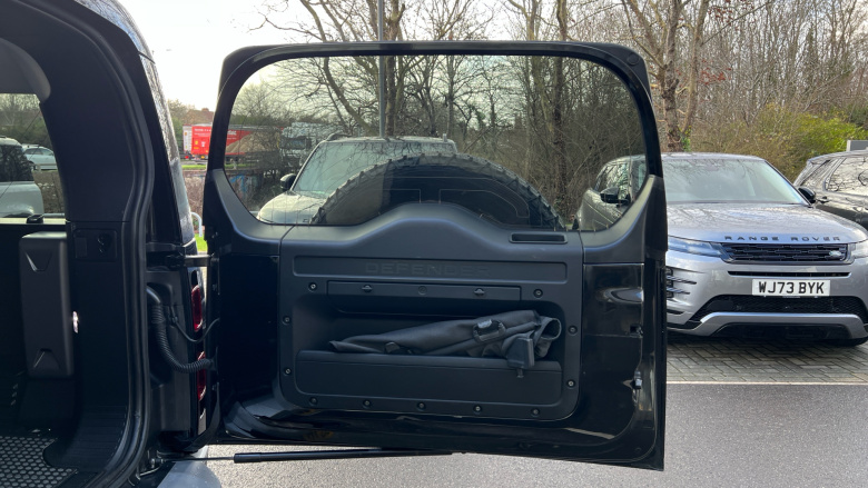 Land Rover Defender 2.0 D240 HSE 110 5dr Auto [6 Seat] Diesel Estate